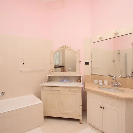 La Pietra - Luxury Location In Levanto, 5 Terre Apartment